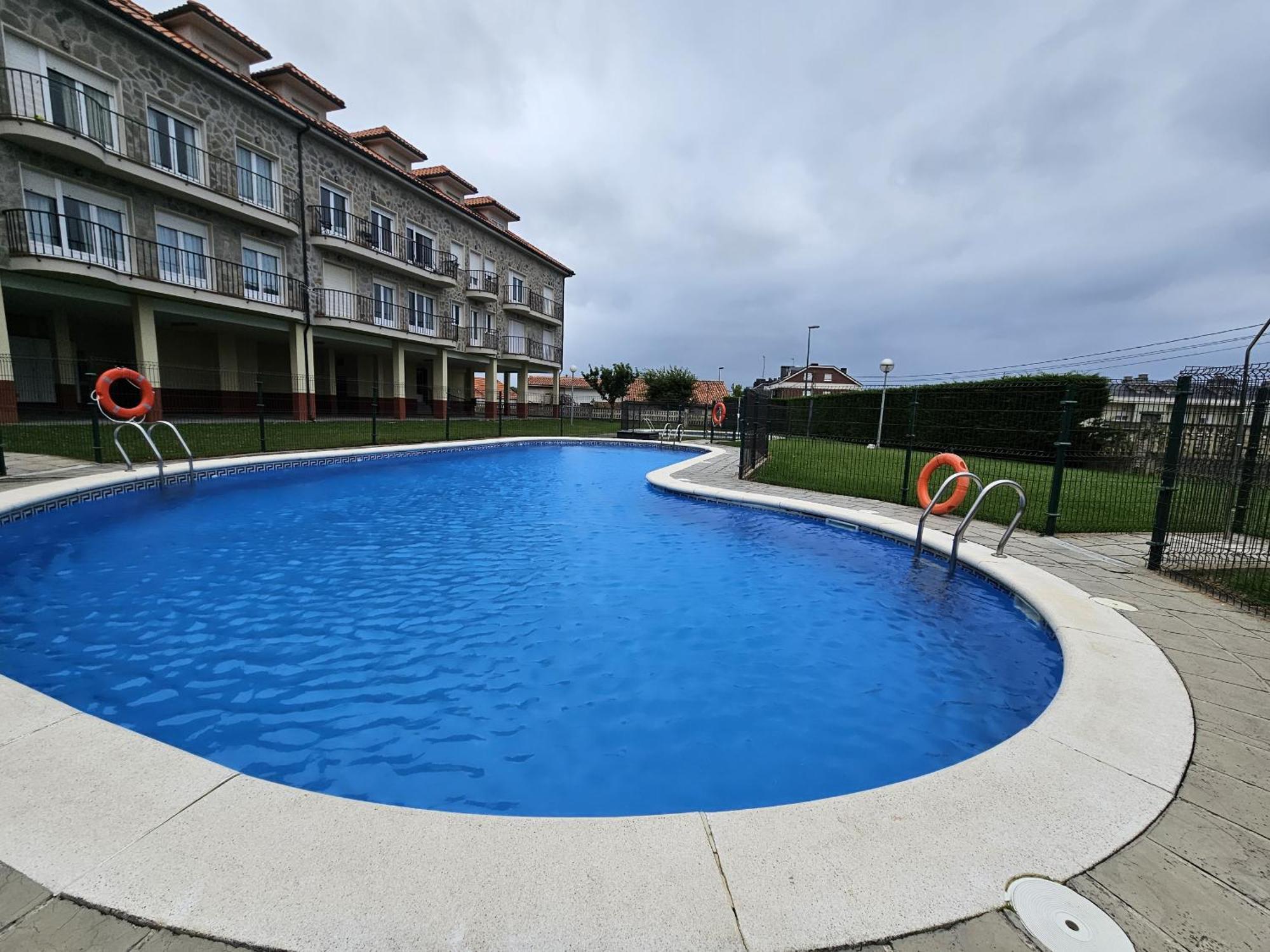 C12A01 Coqueto Apartamento Con Piscina Y Garaje Suances Luaran gambar